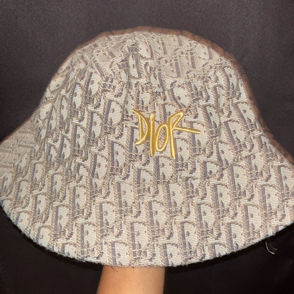Dior hat - Picture 1 of 3
